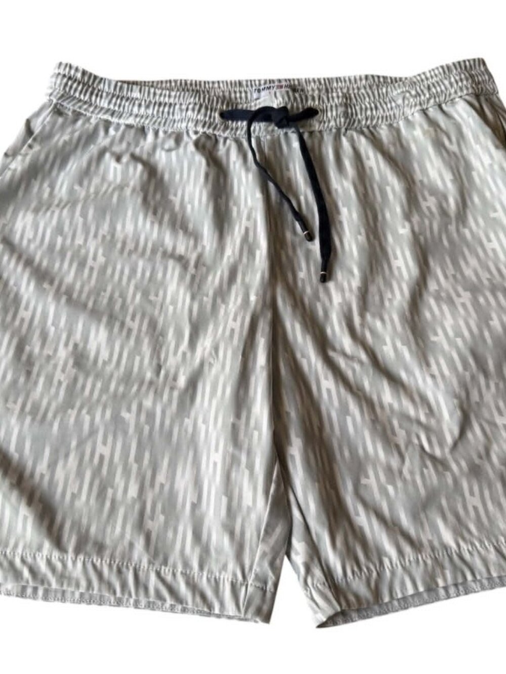 Tommy Hilfiger Sport Shorts | Size M